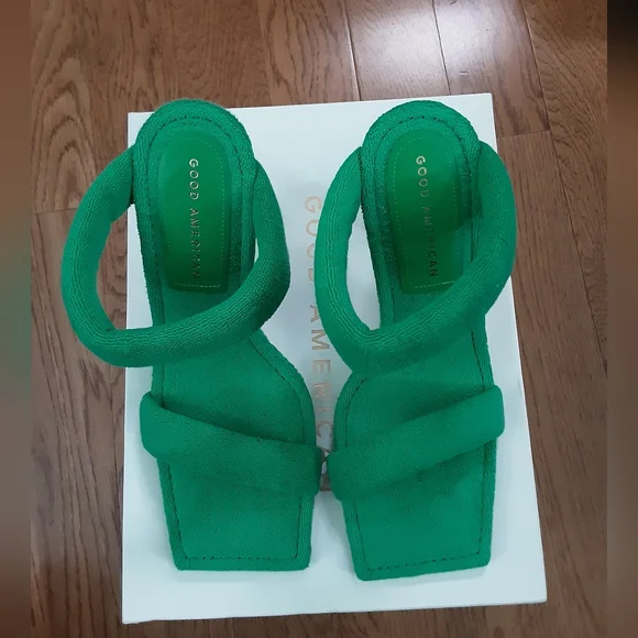 Good American Terry Cloth Green Slip-on Heel Size 9 NWT - Picture 1 of 5